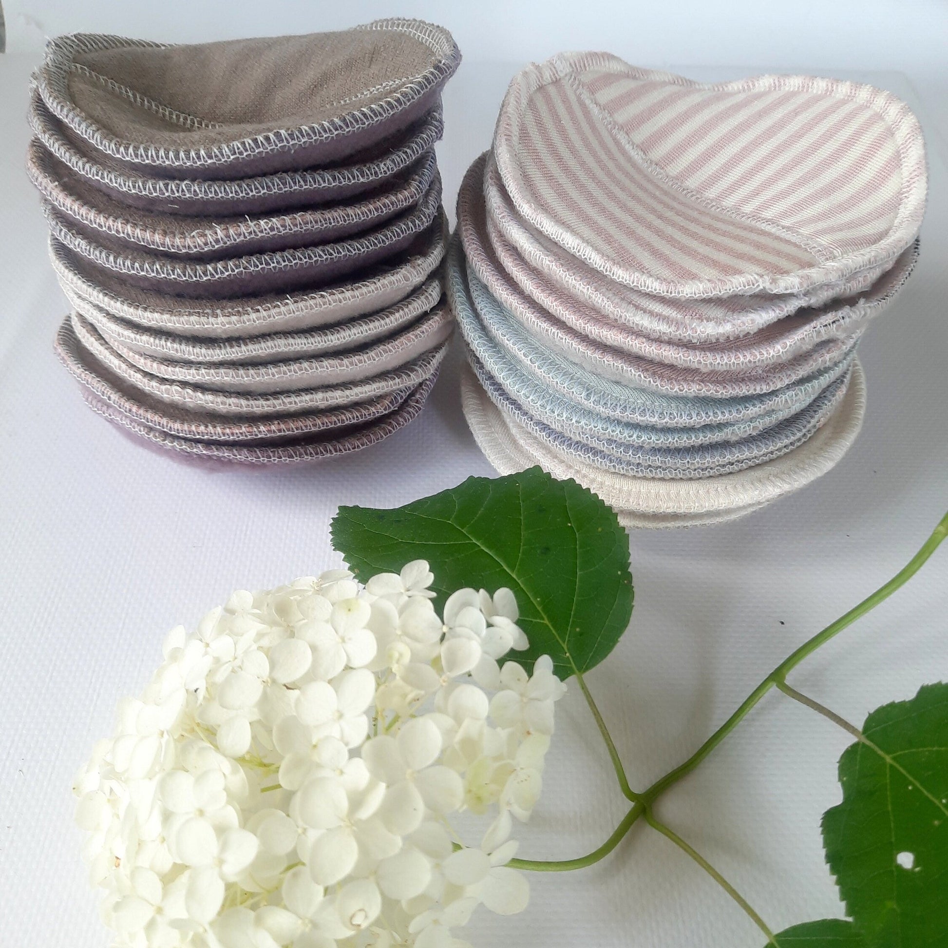 No PUL. Merino Wool or Merino/Silk Nursing pads. Wool fleece Reusable Anatomic Breastfeeding Pads without PUL. Leakproof Washable. 4 layers.