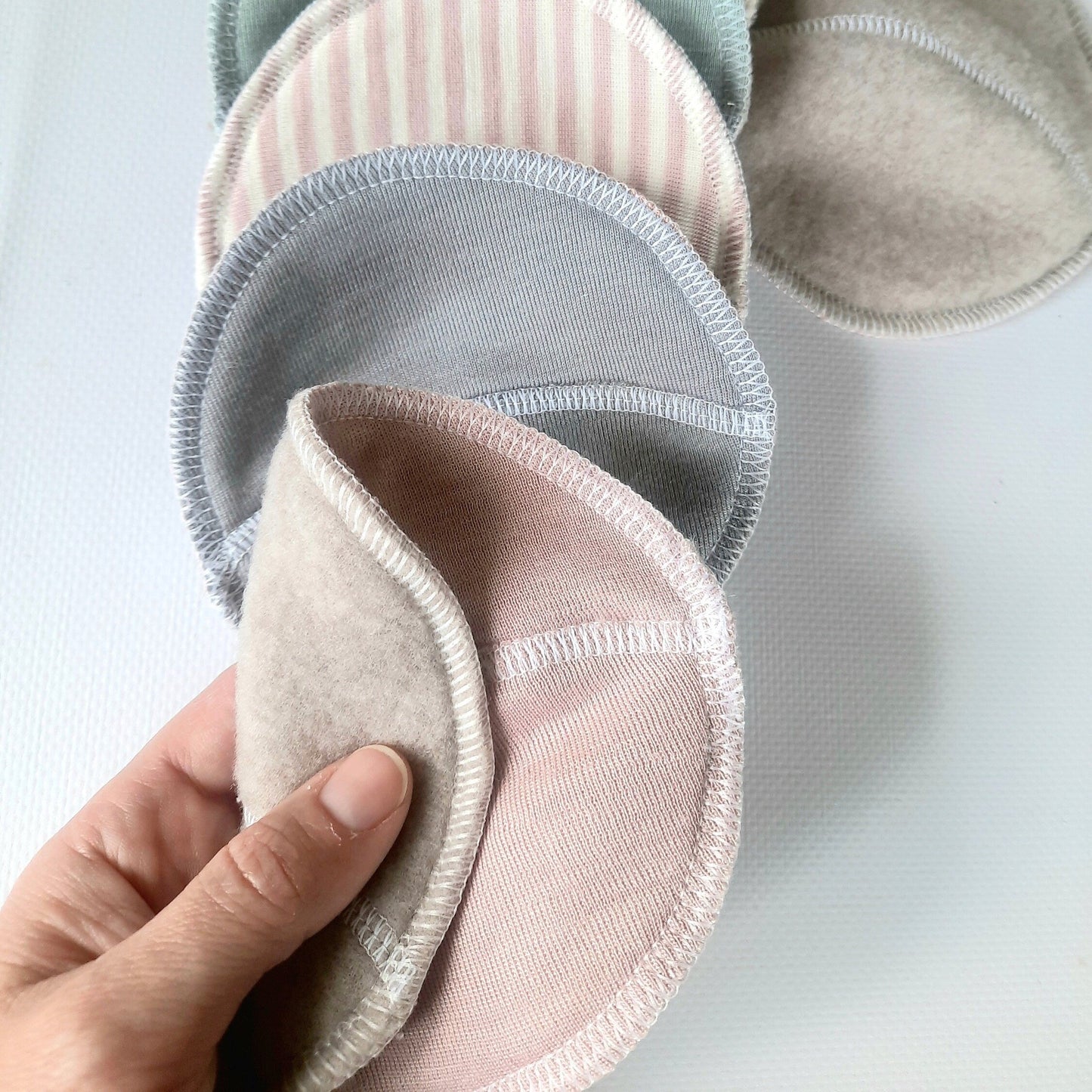 No PUL. Merino Wool or Merino/Silk Nursing pads. Wool fleece Reusable Anatomic Breastfeeding Pads without PUL. Leakproof Washable. 4 layers.